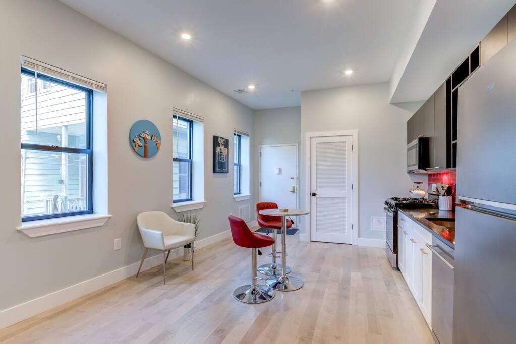 Luxury Designer Theme 2Br Apt Near Nyc / Thepath Apartment นูวาร์ก ภายนอก รูปภาพ