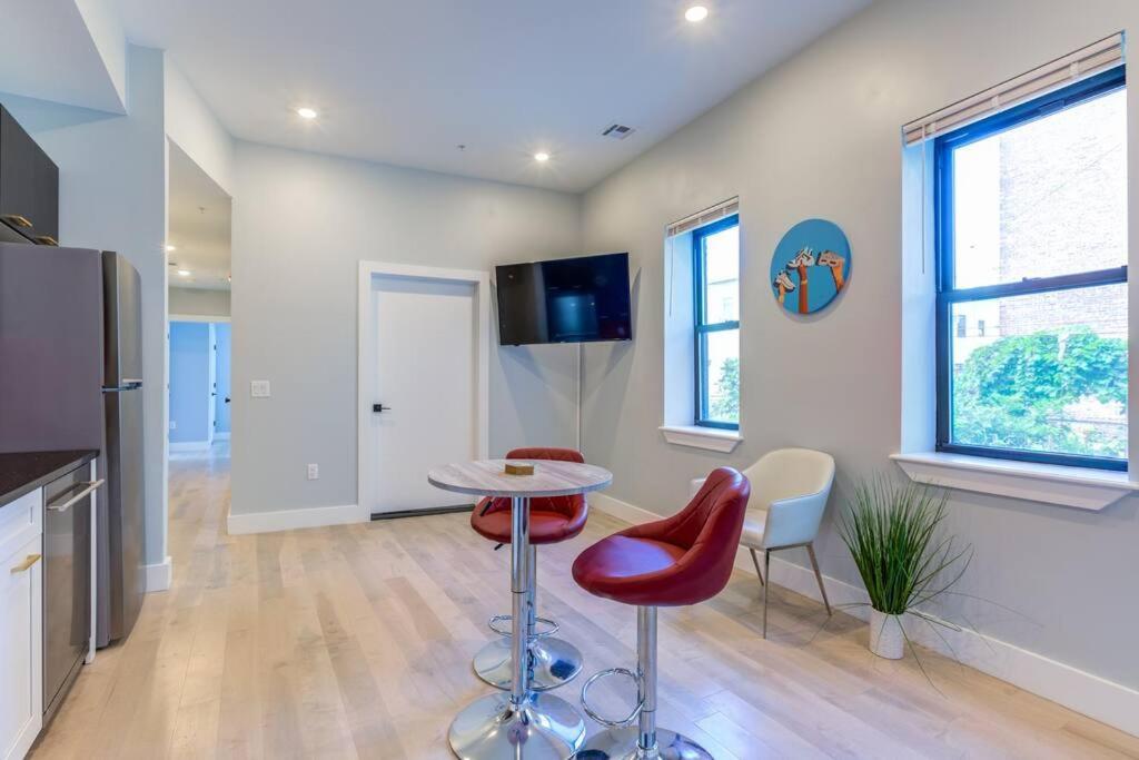 Luxury Designer Theme 2Br Apt Near Nyc / Thepath Apartment นูวาร์ก ภายนอก รูปภาพ