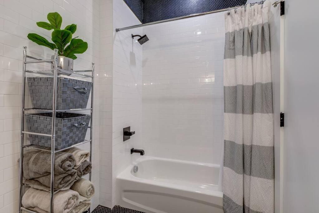 Luxury Designer Theme 2Br Apt Near Nyc / Thepath Apartment นูวาร์ก ภายนอก รูปภาพ